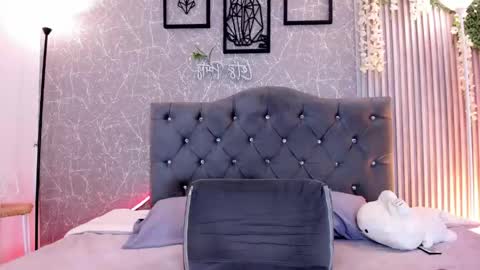 Snapshot of lana_gill chatting on April 24, 7:05 pm lana_gill online show from April 24, 7:05 pm