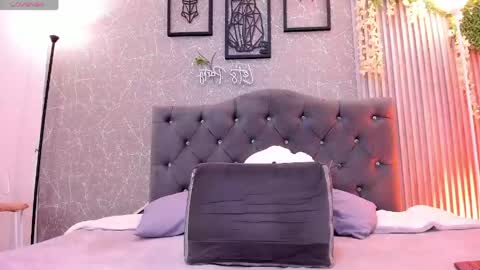 Snapshot of lana_gill chatting on May 9, 7:08 pm lana_gill online show from May 9, 7:08 pm
