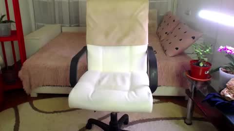 Lana online show from February 23, 8:00 pm