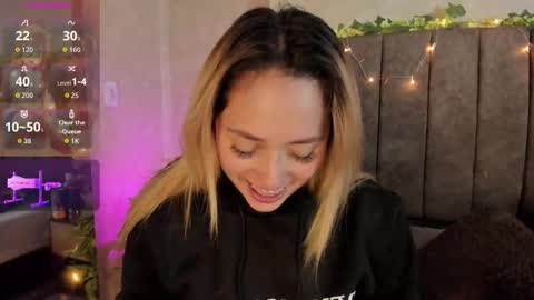 Lana online show from February 8, 5:22 am