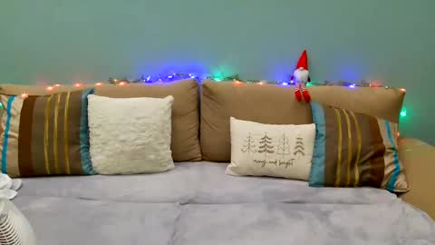 Snapshot of lanaangeldream chatting on December 23, 9:51 pm Lana online show from December 23, 9:51 pm