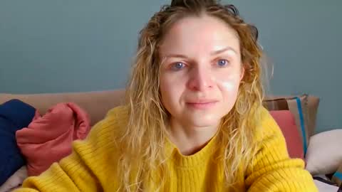 Snapshot of lanaangeldream chatting on October 18, 12:28 pm Lana online show from October 18, 12:28 pm