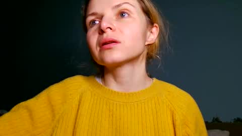 Snapshot of lanaangeldream chatting on November 8, 1:33 pm Lana online show from November 8, 1:33 pm