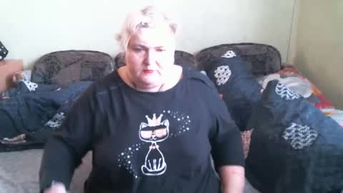 Snapshot of lanacat555 chatting on October 30, 10:38 am lanacat555 online show from October 30, 10:38 am