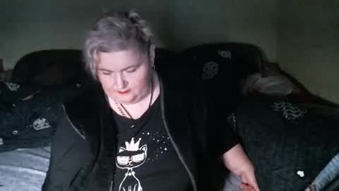 Snapshot of lanacat555 chatting on October 30, 10:43 pm lanacat555 online show from October 30, 10:43 pm