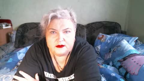 lanacat555 online show from January 6, 7:45 am