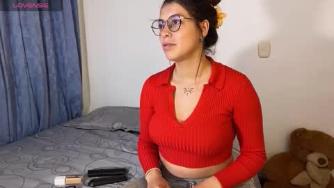 Lanadekievit online show from December 2, 12:38 am