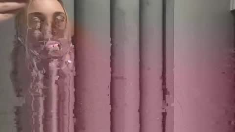 lanademira online show from February 5, 8:35 pm