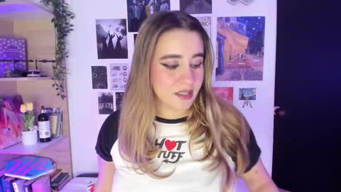 Snapshot of lanaherondale_ chatting on October 6, 9:12 pm lanaherondale_ online show from October 6, 9:12 pm