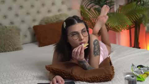 lanajenner online show from April 23, 12:29 pm