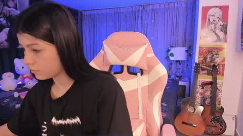 L A N A  online show from January 11, 11:35 pm