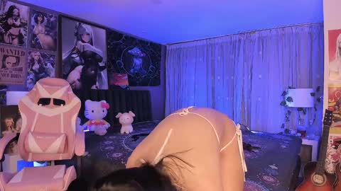 L A N A  online show from January 12, 2:45 am