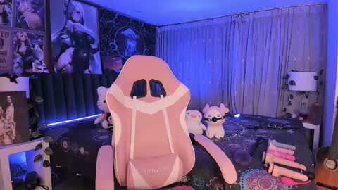 L A N A  online show from January 22, 3:52 am