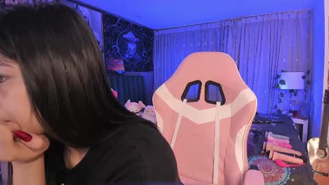 L A N A  online show from January 23, 11:15 pm