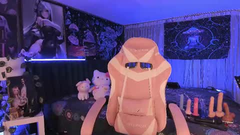 L A N A  online show from February 24, 5:43 am