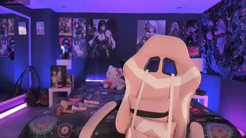 L A N A  online show from September 26, 7:07 pm