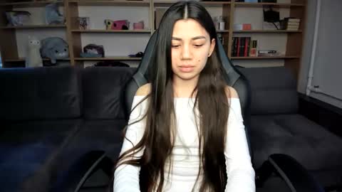 Lana online show from June 10, 6:07 pm