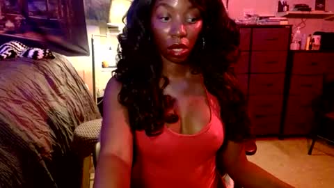 lanaluxxe4 online show from November 8, 12:11 am