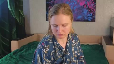 Snapshot of lanavismith chatting on February 4, 6:30 am LanaviSmith online show from February 4, 6:30 am