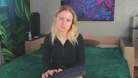 Snapshot of lanavismith chatting on February 18, 6:20 am LanaviSmith online show from February 18, 6:20 am