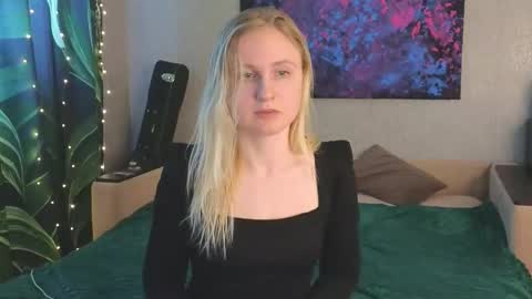 Snapshot of lanavismith chatting on February 25, 6:34 am LanaviSmith online show from February 25, 6:34 am