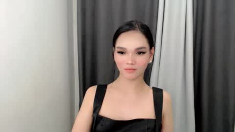 lanawyatt_ online show from November 2, 3:47 pm