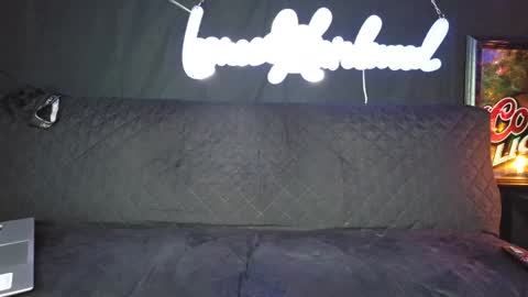 Snapshot of lancehardwood222 chatting on December 11, 1:26 am LANCE online show from December 11, 1:26 am