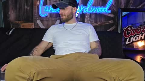 Snapshot of lancehardwood222 chatting on February 8, 1:54 am LANCE online show from February 8, 1:54 am