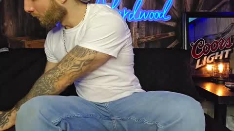 Snapshot of lancehardwood222 chatting on March 7, 1:42 am LANCE online show from March 7, 1:42 am