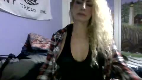 Snapshot of landofeden chatting on July 18, 3:33 am landofeden online show from July 18, 3:33 am