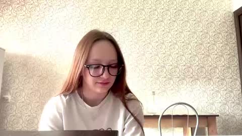 Lily online show from March 1, 7:43 am