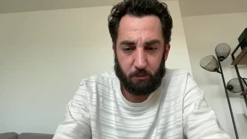 Lanimal online show from December 6, 12:49 pm