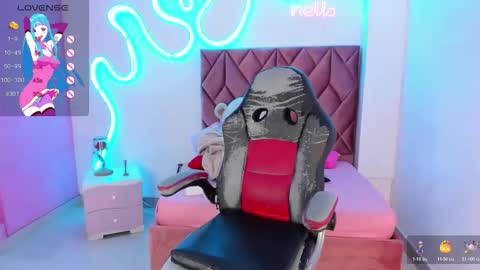 lanna1_ online show from December 1, 12:43 pm