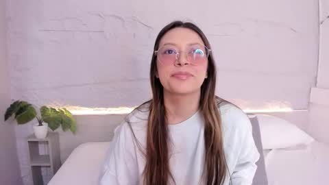 Lanna online show from March 25, 11:49 am