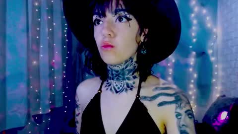 LANNIE   online show from March 12, 2:50 am