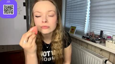 Hello My name is Lola online show from April 10, 1:27 pm