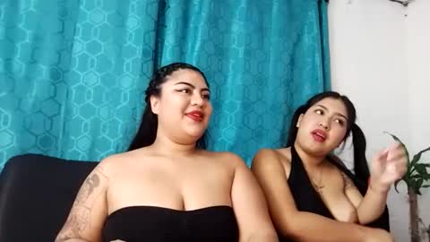 lapeligrosa_ online show from December 17, 11:16 am