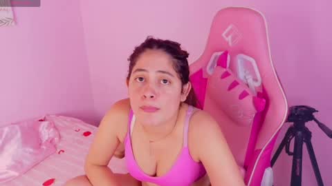 LARA online show from April 18, 8:09 pm