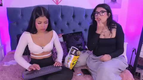 lara_as online show from June 27, 4:17 am