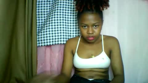 Snapshot of lara_belle chatting on May 31, 6:09 pm lara_belle online show from May 31, 6:09 pm