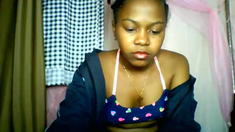 lara_belle online show from June 15, 10:34 pm