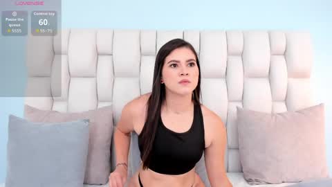 Snapshot of laraa_sweet chatting on March 31, 11:43 am Lara Sweet online show from March 31, 11:43 am