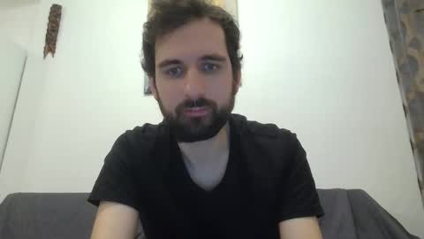 Snapshot of laraaan chatting on December 2, 8:37 pm laraaan online show from December 2, 8:37 pm