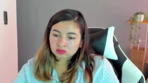 Lara online show from May 6, 8:14 pm