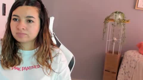 Lara online show from June 15, 4:31 pm