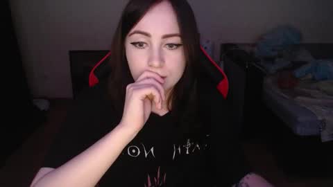 Snapshot of laralianna chatting on December 17, 4:24 pm Laralianna online show from December 17, 4:24 pm