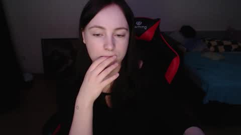 Snapshot of laralianna chatting on March 4, 4:40 am Laralianna online show from March 4, 4:40 am