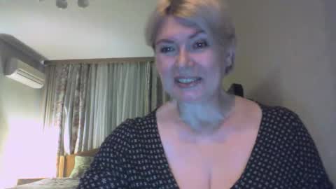 Snapshot of laramrs chatting on October 14, 4:41 pm laramrs online show from October 14, 4:41 pm
