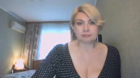 laramrs online show from May 16, 6:17 pm