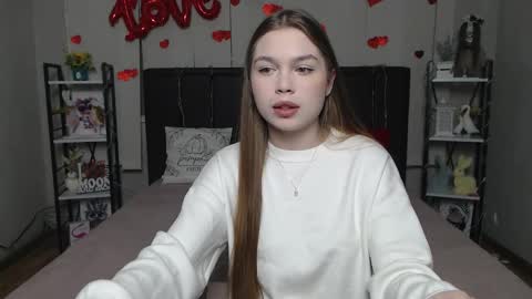 Snapshot of larapika chatting on February 18, 6:09 am LaraPika online show from February 18, 6:09 am